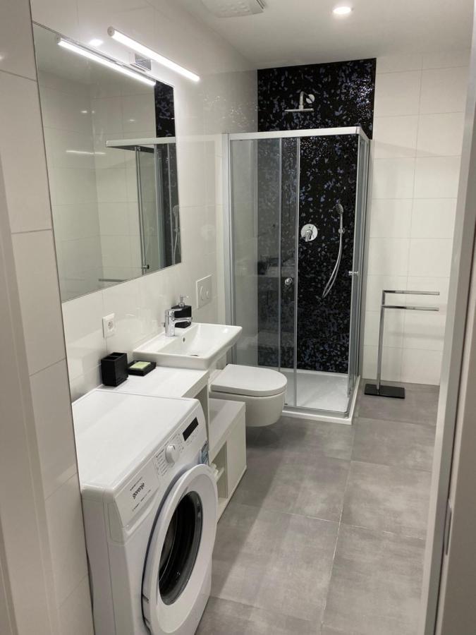 Angelo Roma Apartment Прага Екстериор снимка