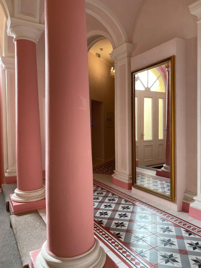 Angelo Roma Apartment Прага Екстериор снимка